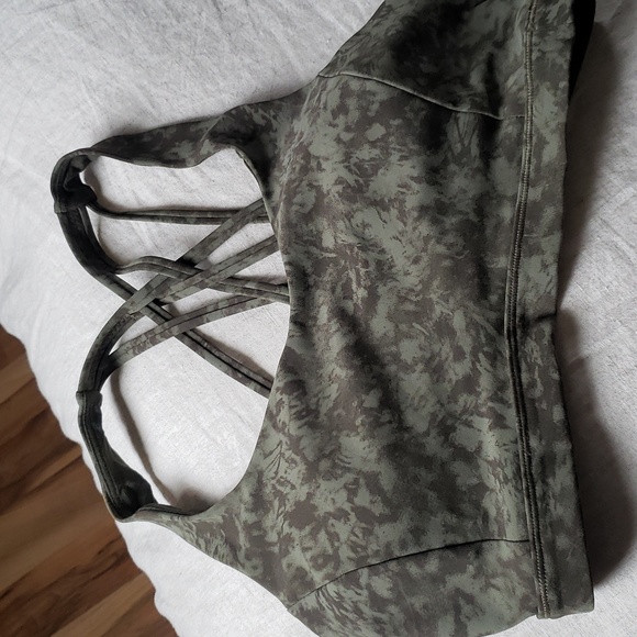 Lululemon bra - Picture 7 of 10